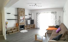 Beautiful Apartment Near Port And Castle